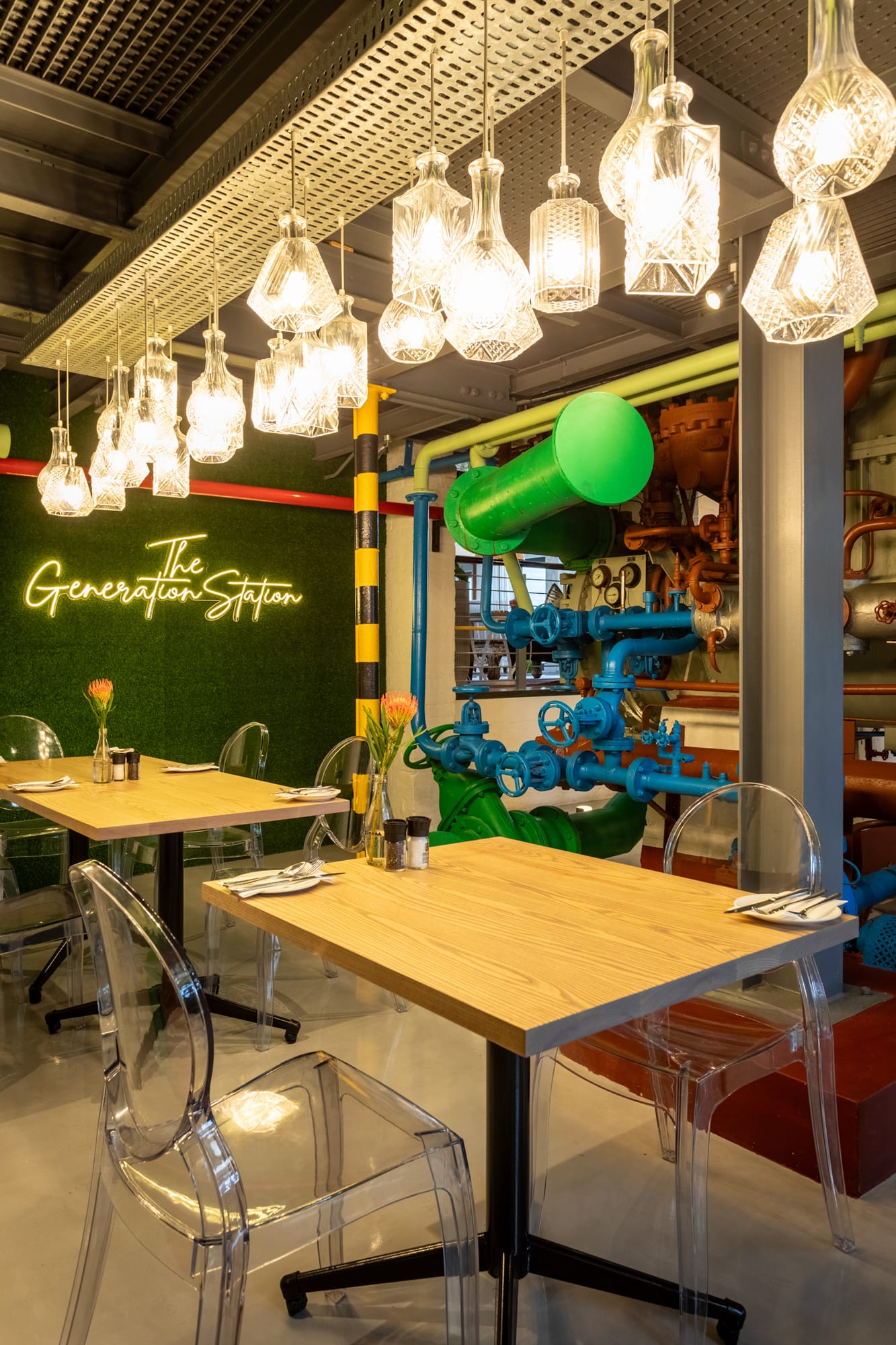 Island Cafe ambiance